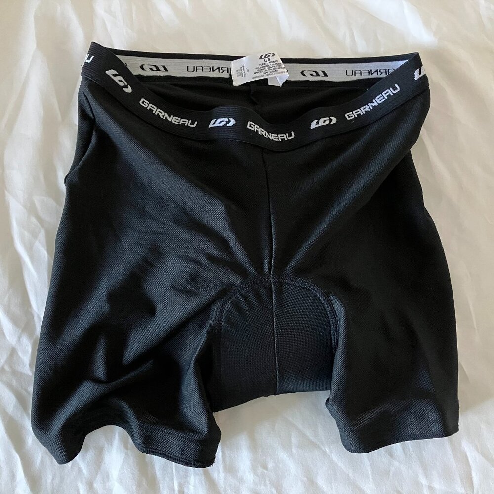 Bike shorts with padding
